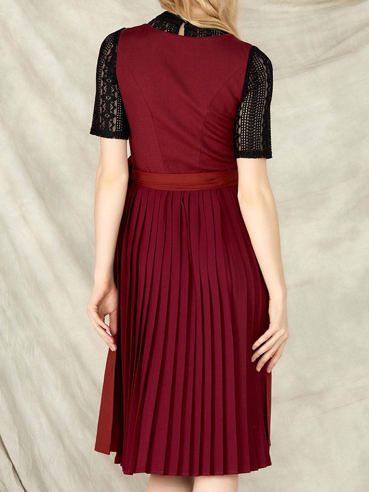 Dirndl in Rot