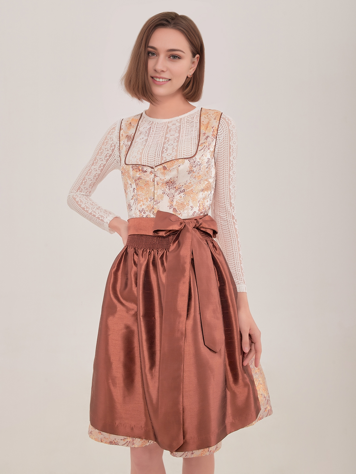 Dirndl Amana in Gelb – perfekt für sommerliche Anlässe