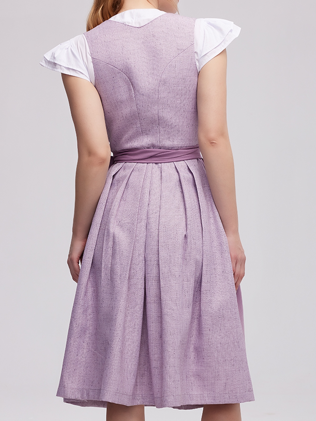 Dirndl in Lila – zeitlos und modern
