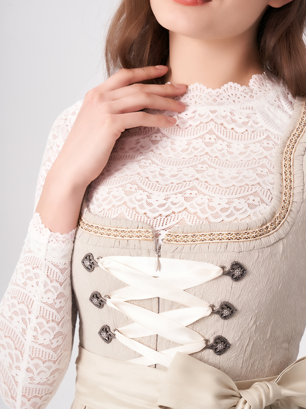 Beiges Samt Dirndl