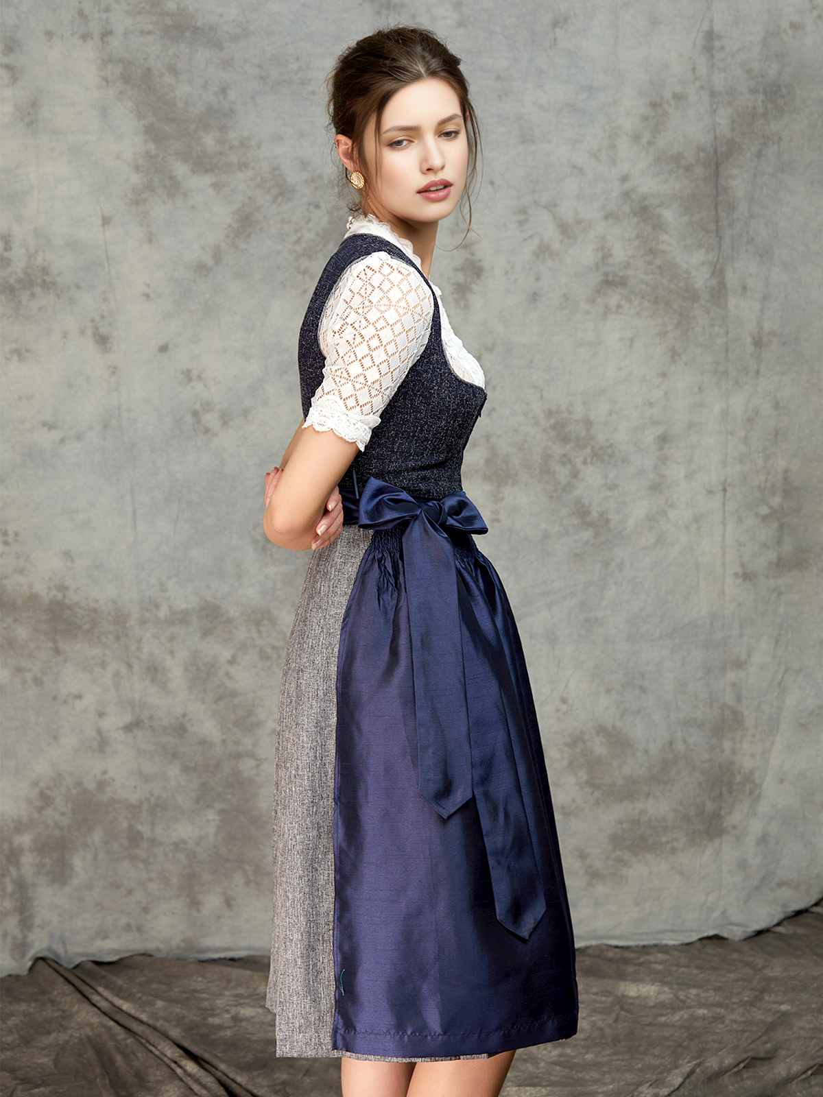 Dirndl Wildleder in Blau