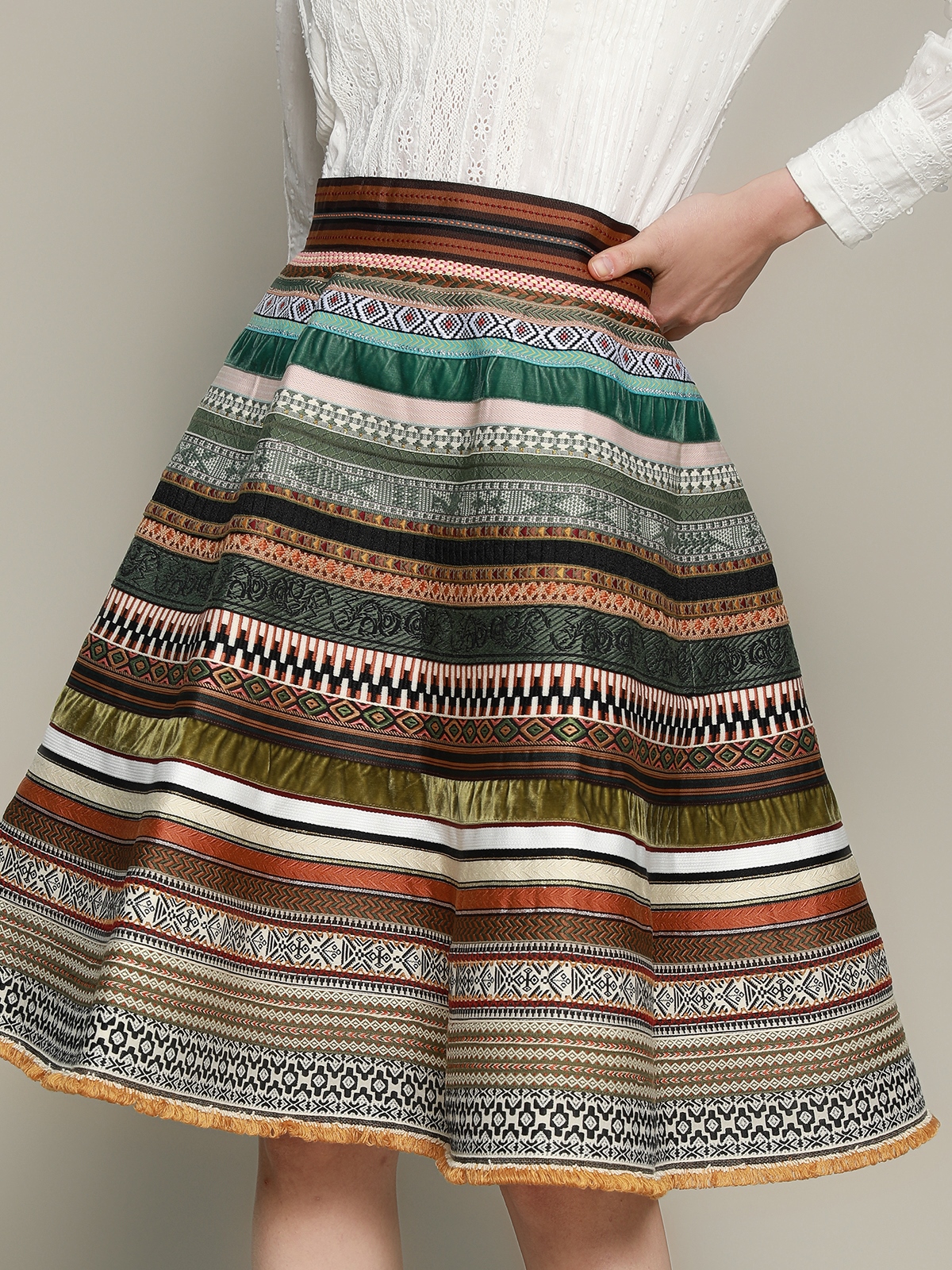 Dirndl mit Langarmbluse in Grün