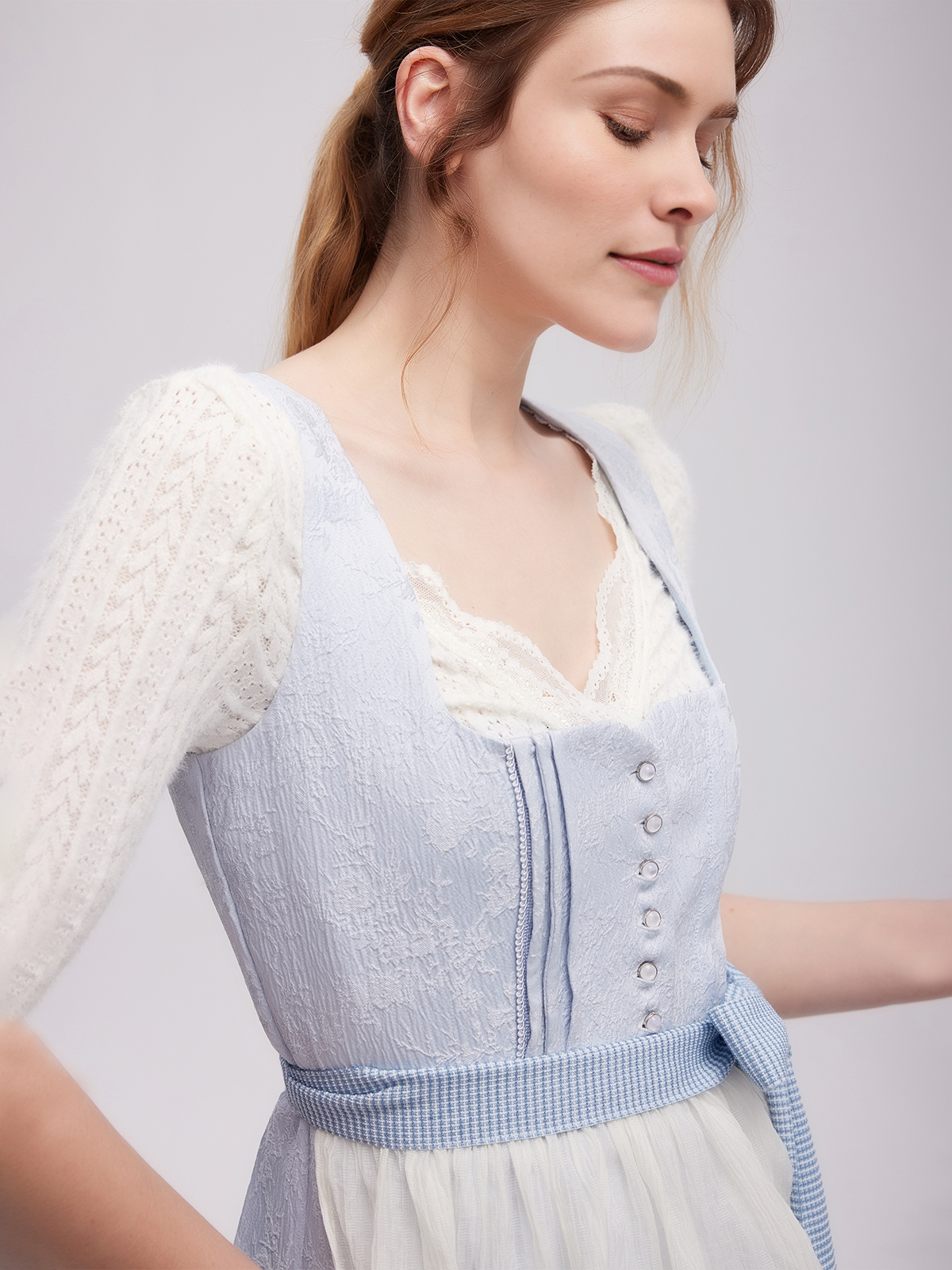 Modernes Dirndl in Blau