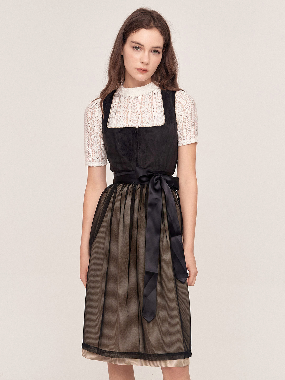 Dirndl Samt Blau – Eleganz pur
