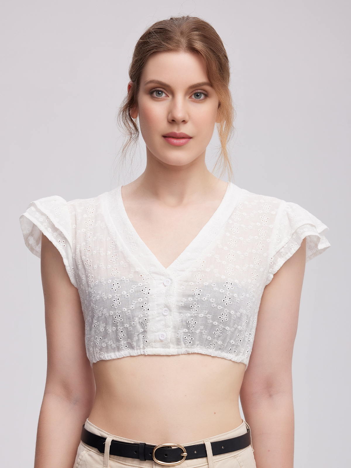 Modernes Dirndl zum Knöpfen in Weiß