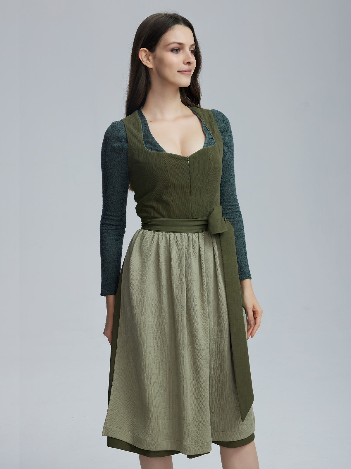 Moderne Dirndl-Kleider in Grün