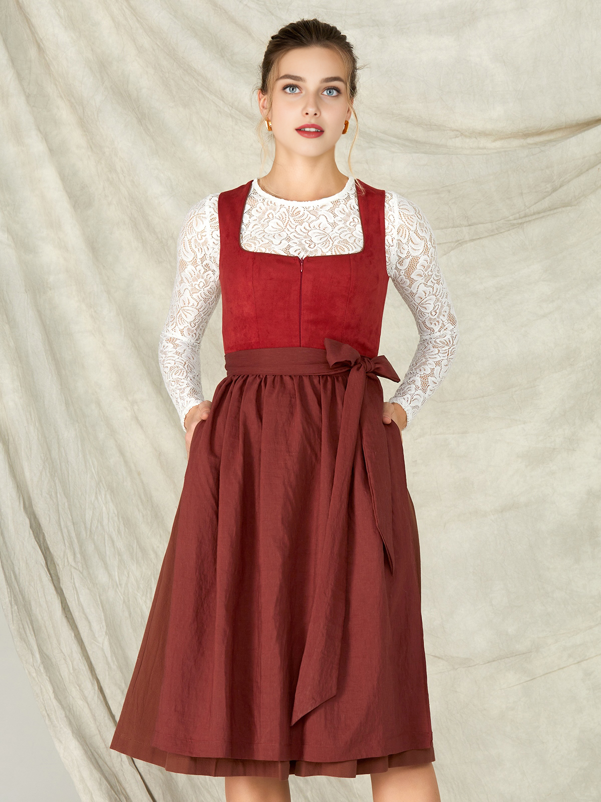Ehreer Dirndl in Rot