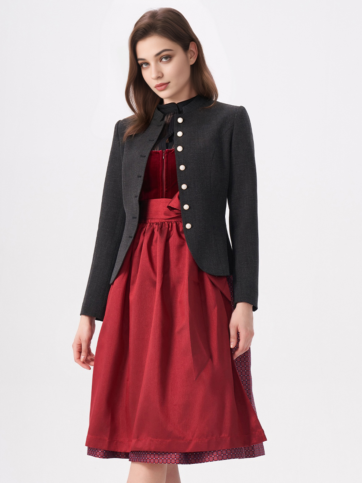 Dirndl in Brombeer – elegant und modern