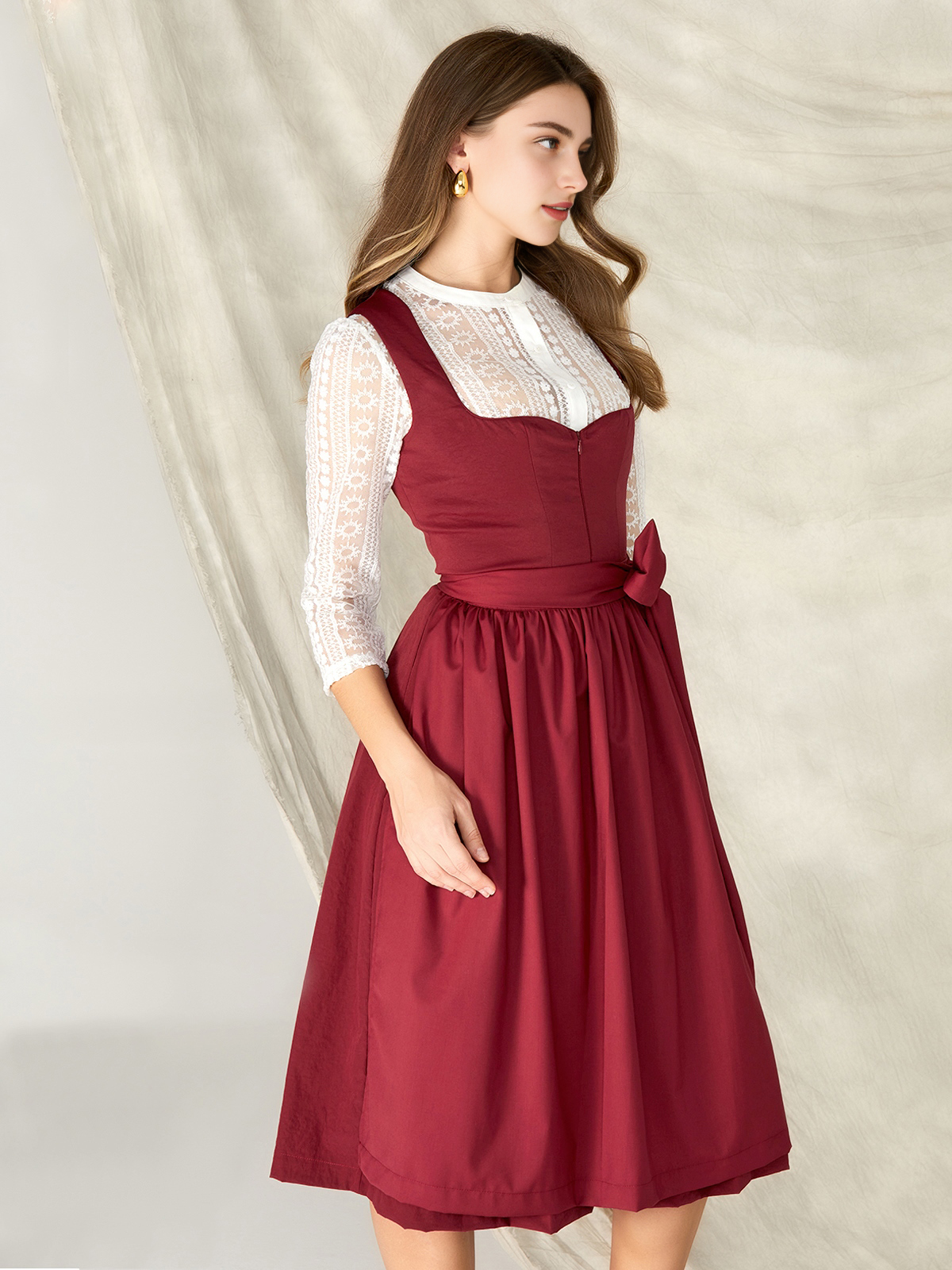 Dirndl in Rot – zeitlos und elegant
