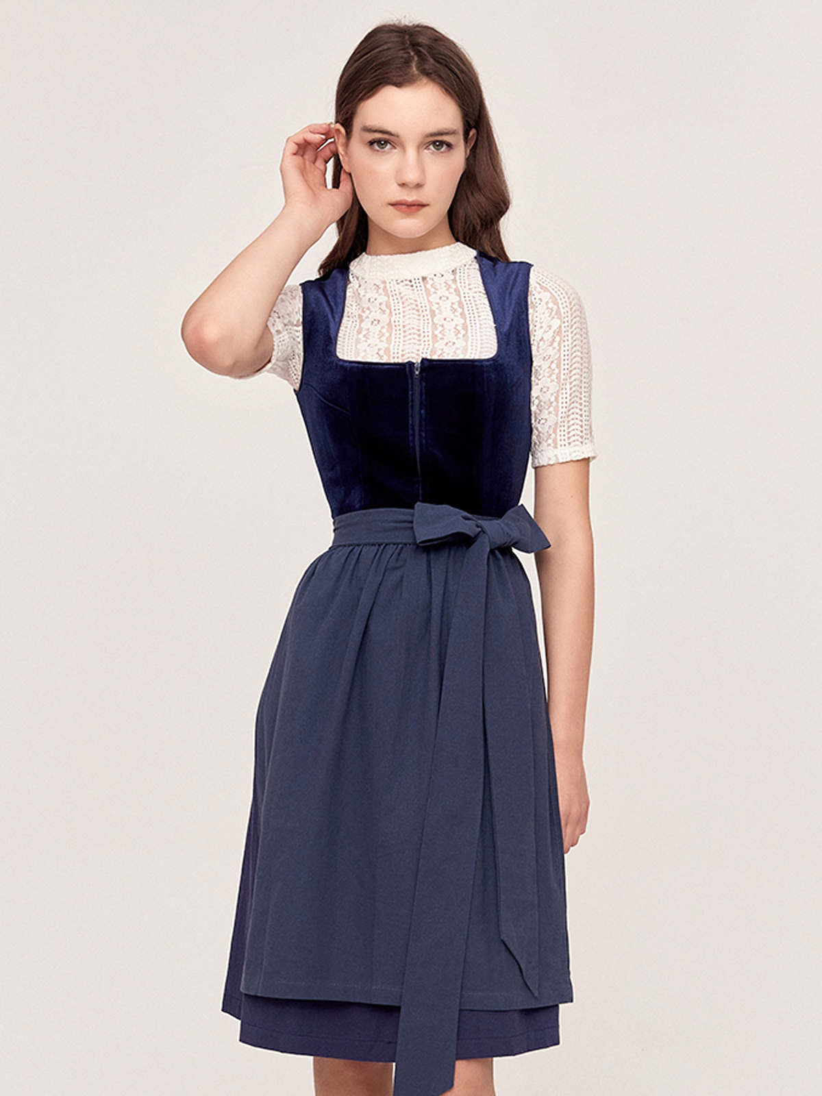 Dirndlbluse Langarm in Blau