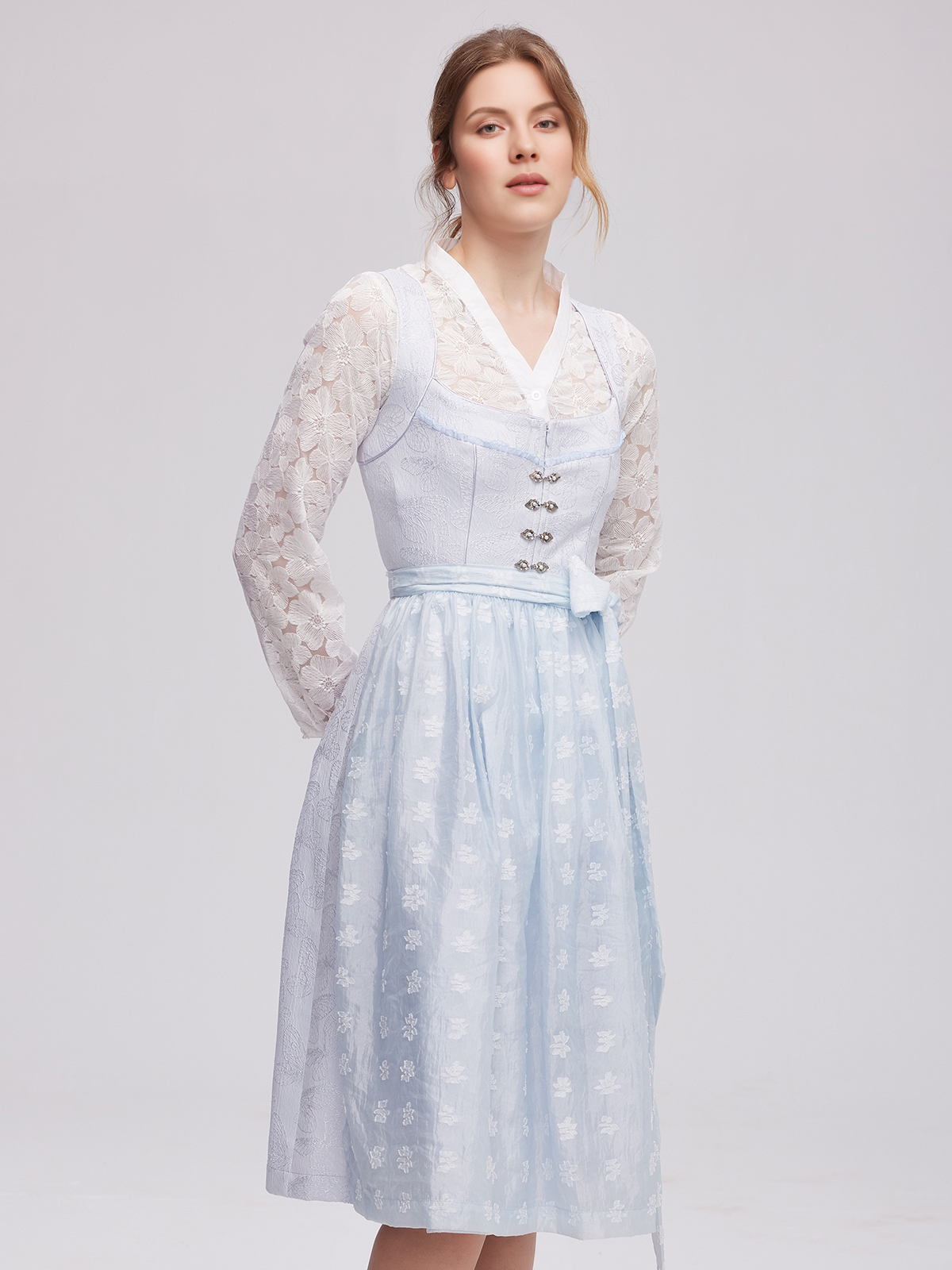 Modernes Dirndl in Blau
