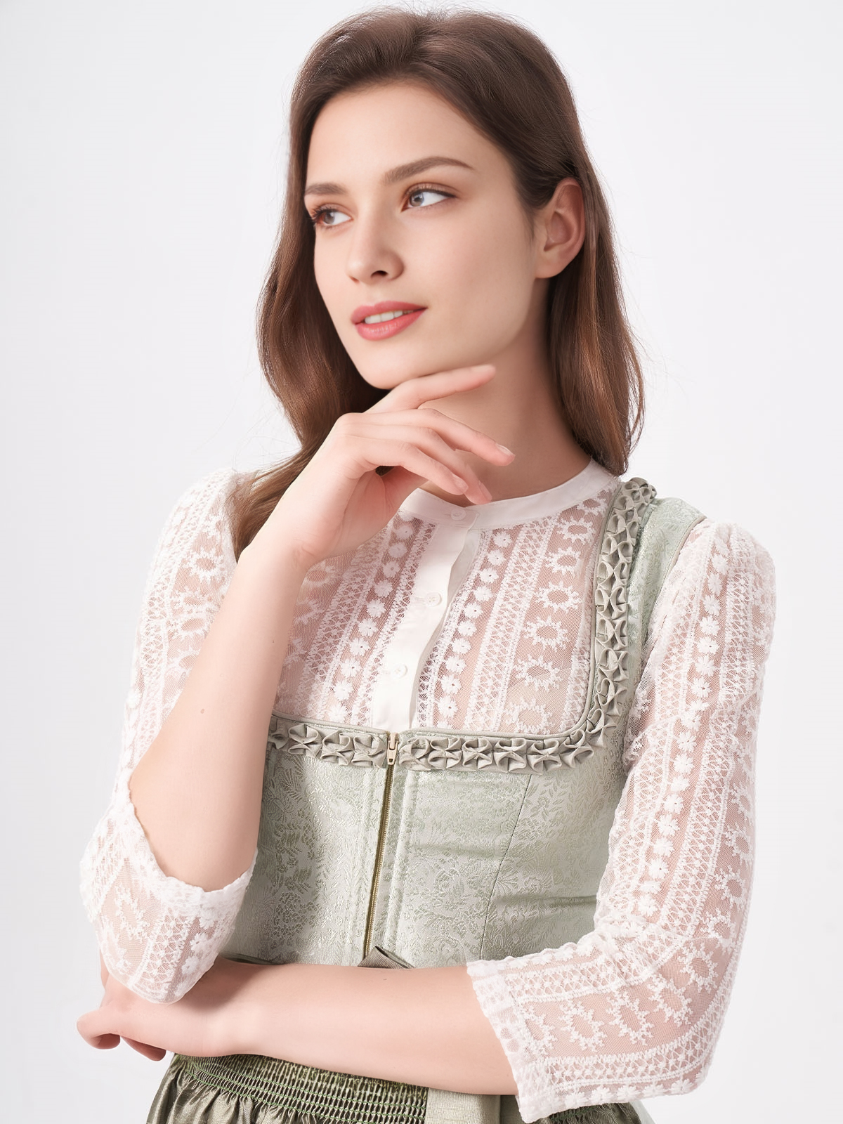 Traditionelles Dirndl in Grün mit modernen Akzenten