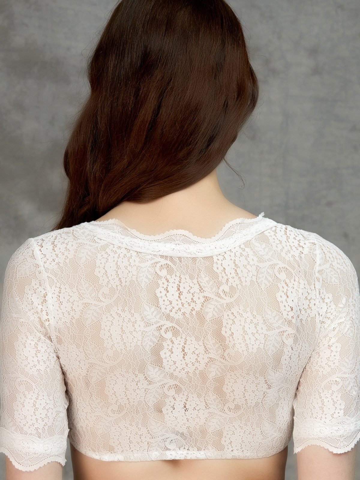 Dirndl mit weißer Bluse