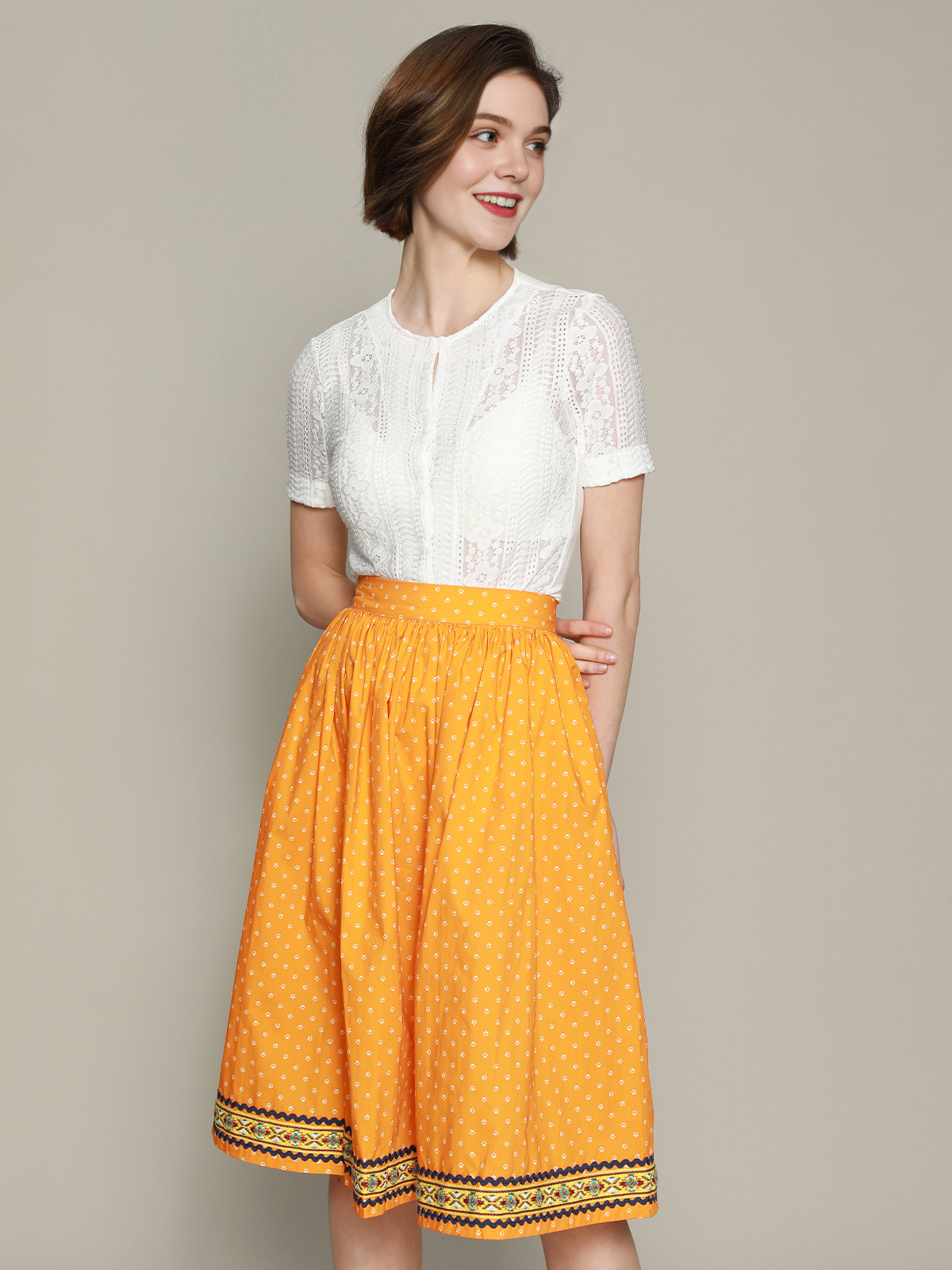 Ehreer Dirndl in Gelb – Eleganz und Tradition vereint