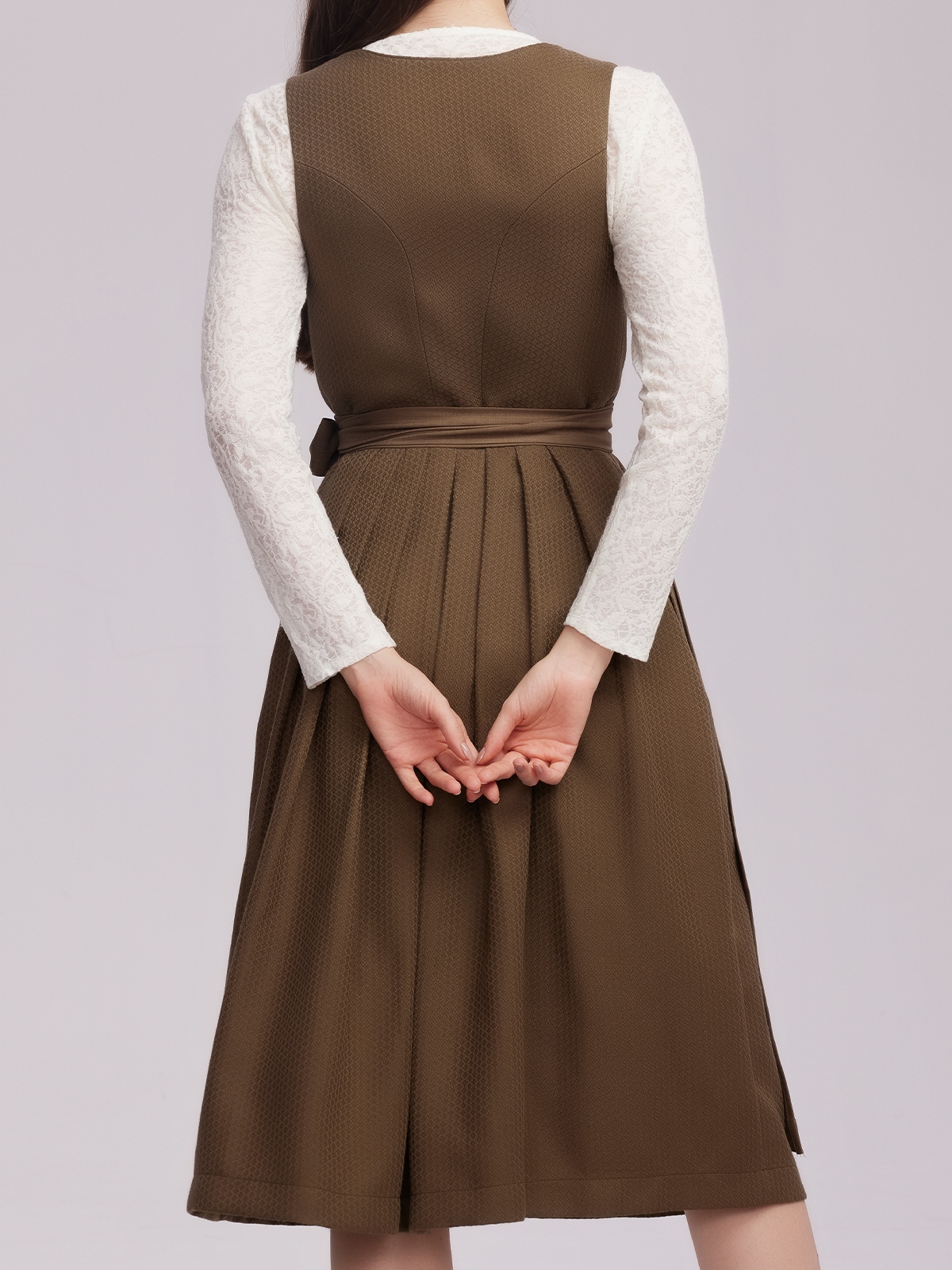 Dirndl Gelb in strahlender Eleganz