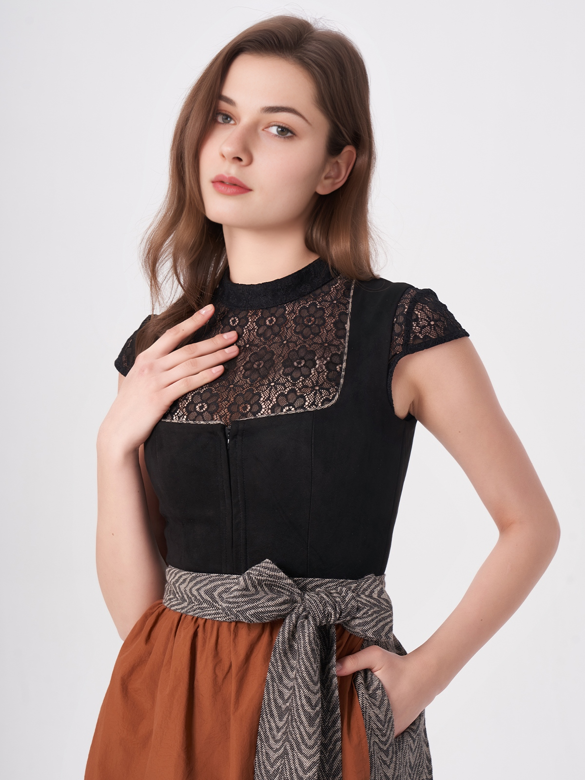 Dirndl Holz vor der Hüttn in Schwarz