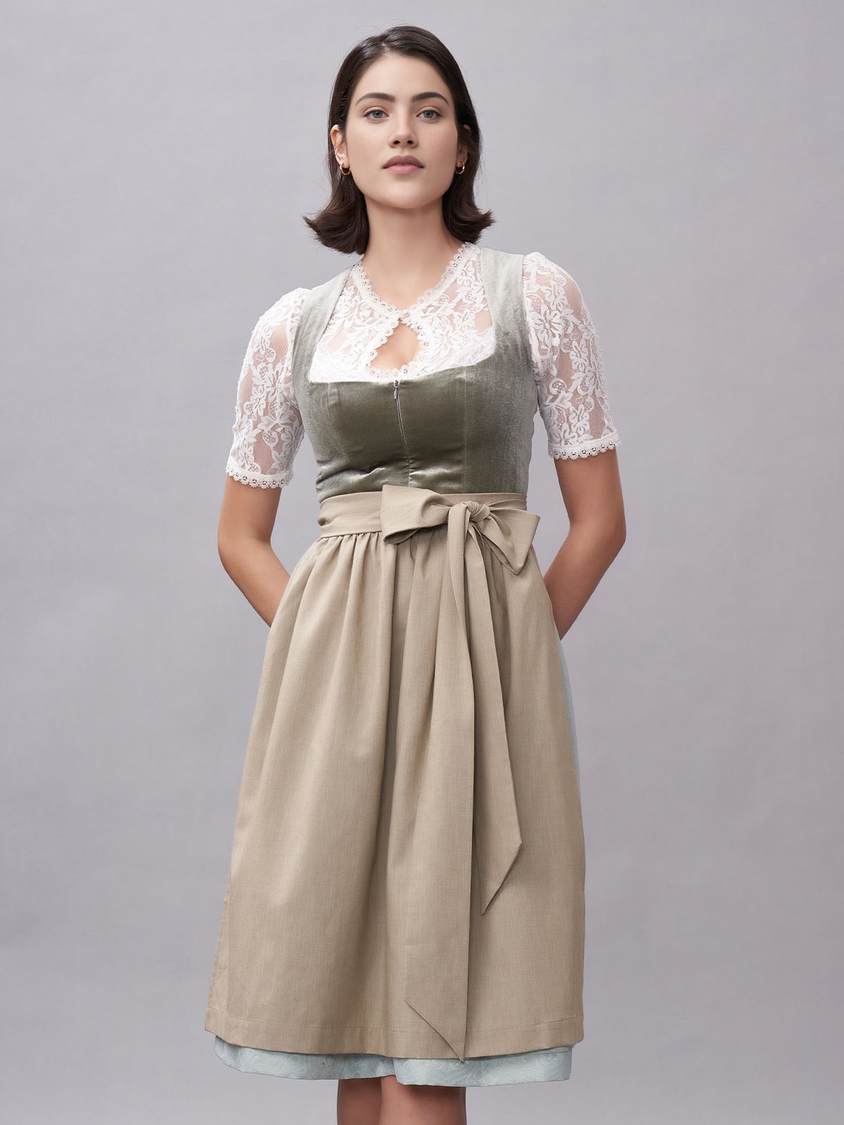 Modernes Dirndl in Grün – perfekt für den urbanen Look