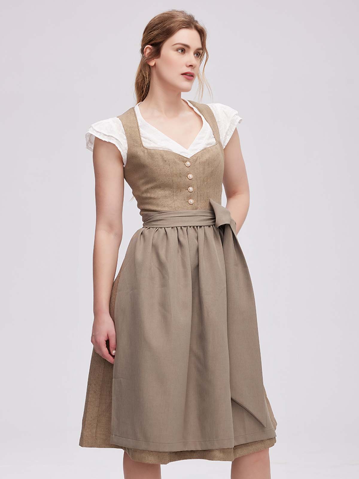 Dirndlbluse Lochspitze in Grün