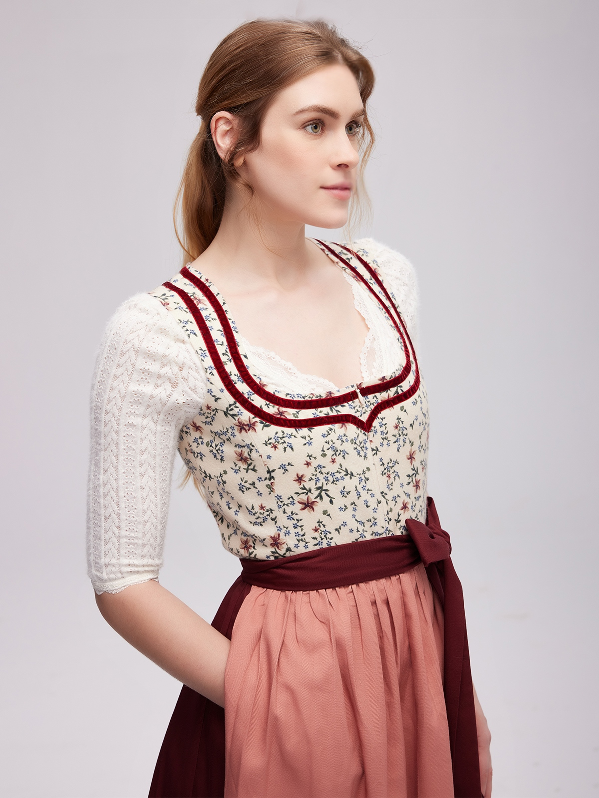 Dirndl in Grün – Tradition und Moderne vereint
