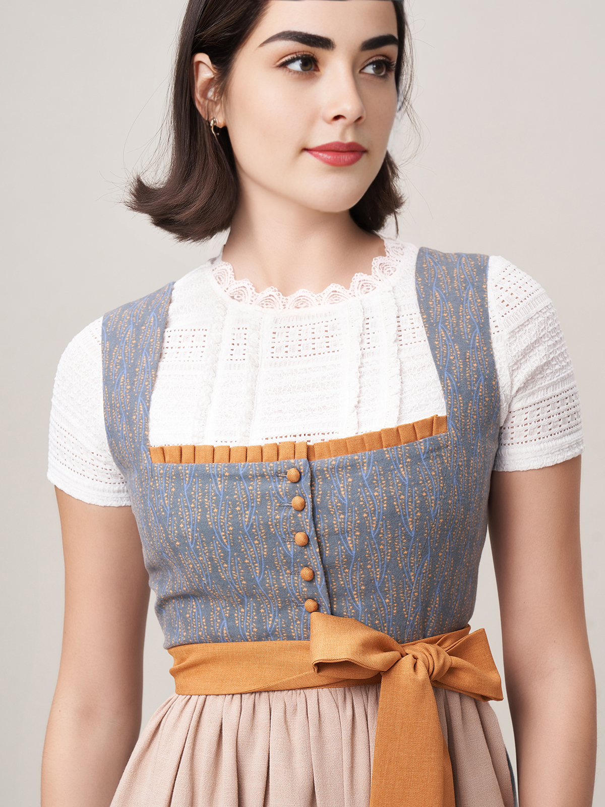 Dirndl in Blau – ein zeitloser Klassiker